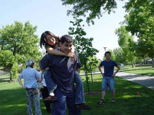 GRADUATION ASIAN OUTSIDE 05