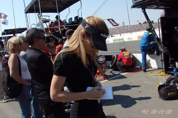 NASCAR_SAVEMART_350_06-22-08_359